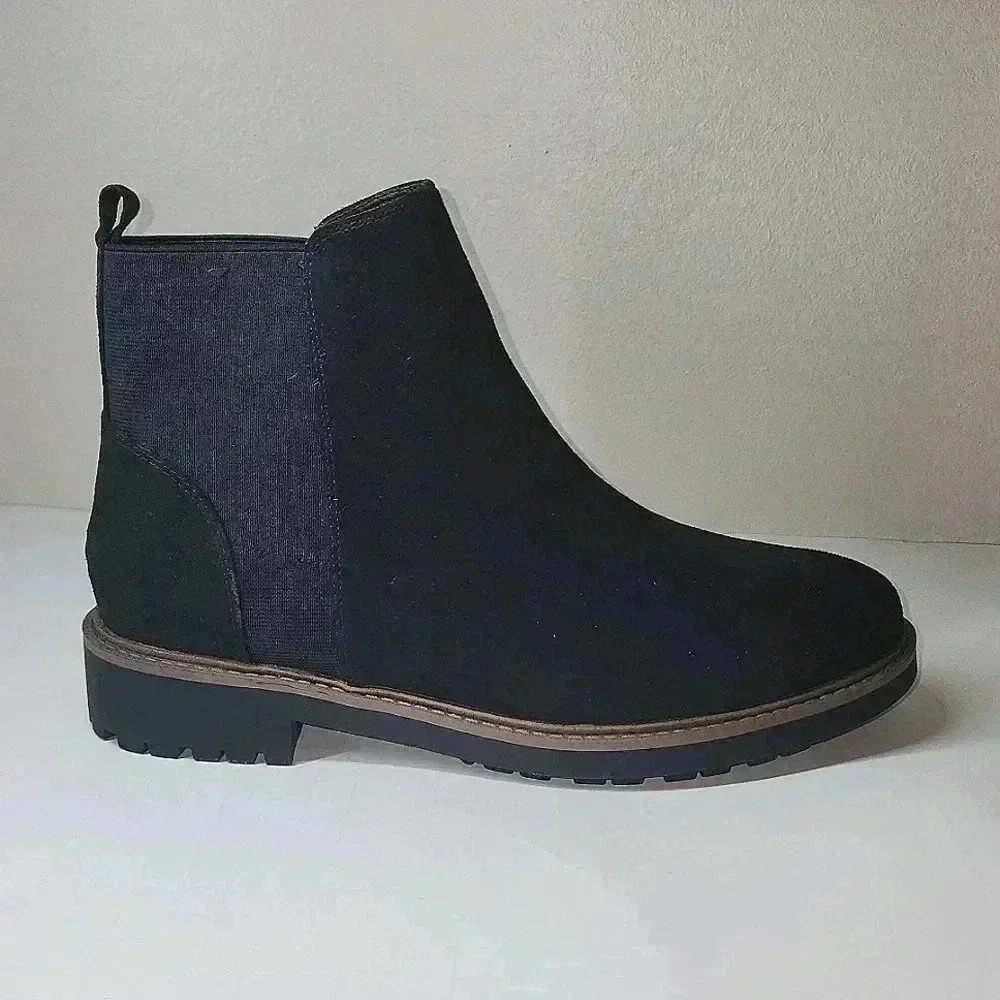SPIRIT Black ankle booties